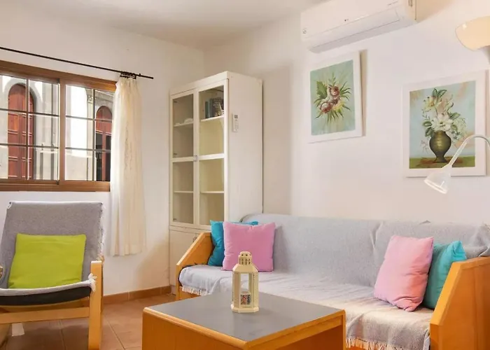 Apartament Holiday 1 *