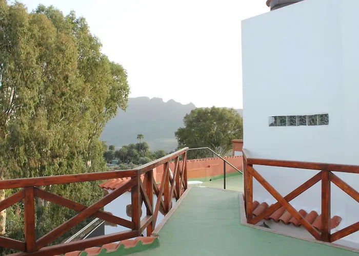 Apartament Holiday 1 *